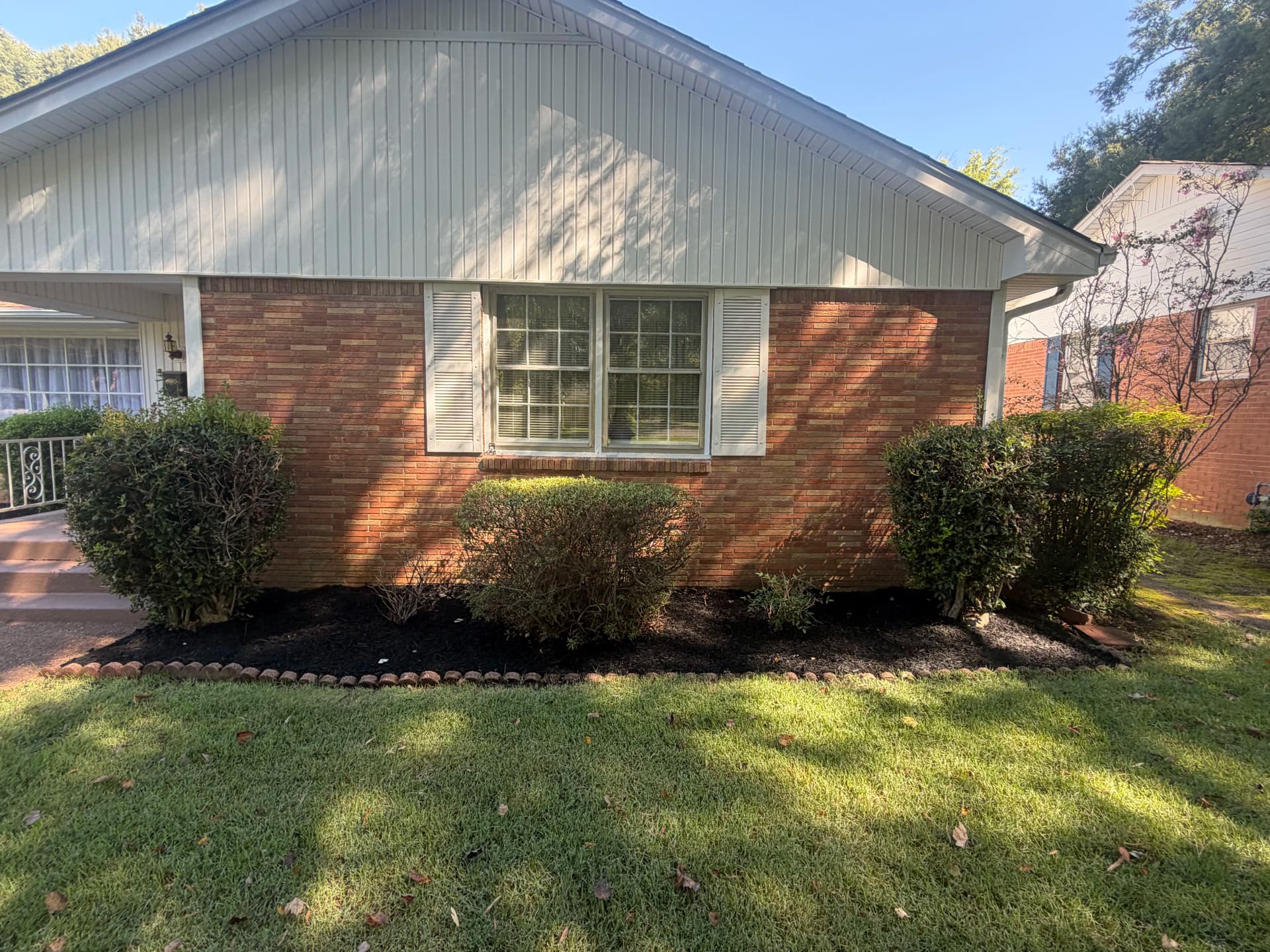 Gallery photos for Black Mulch and Bed Cleanups That Actually Change the Look: Image #1