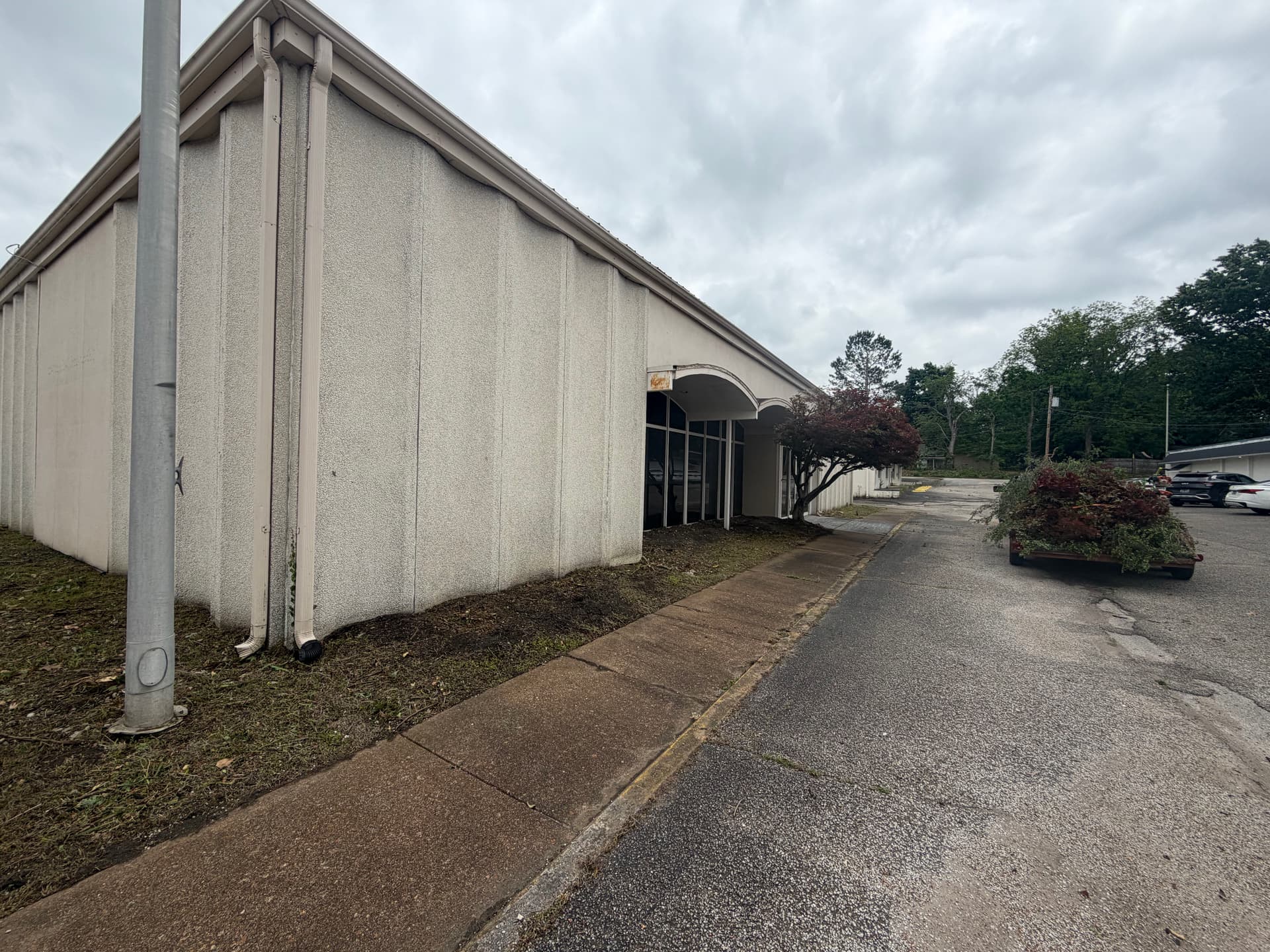 Gallery photos for Vacant Bank Gets a Full Landscape Cleanup in Humboldt: Image #3