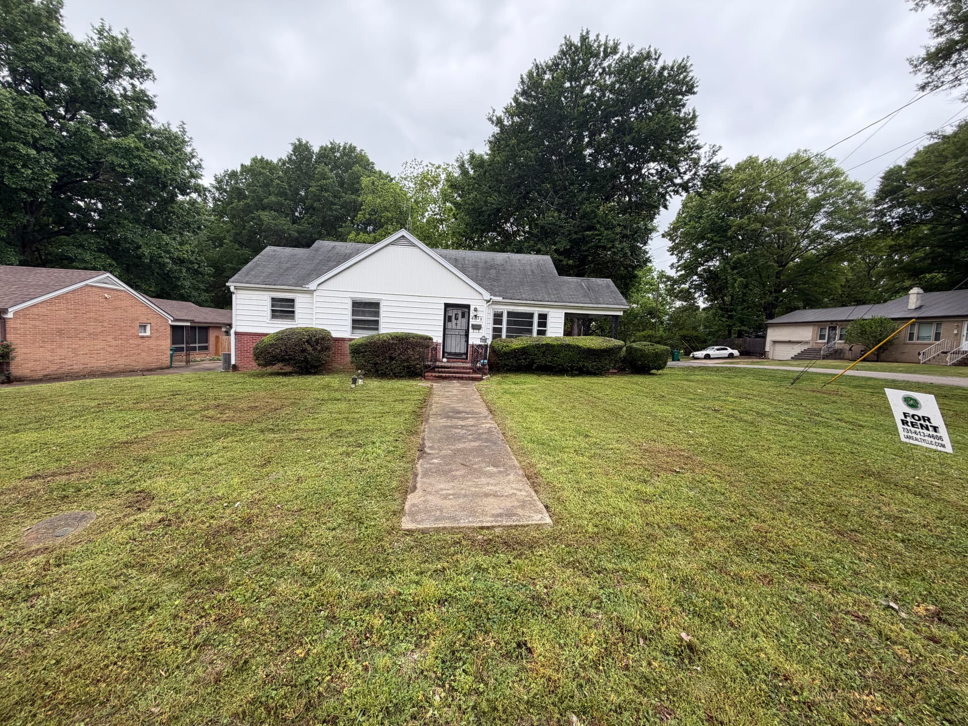 Rental Property Landscape Cleanup in Milan image