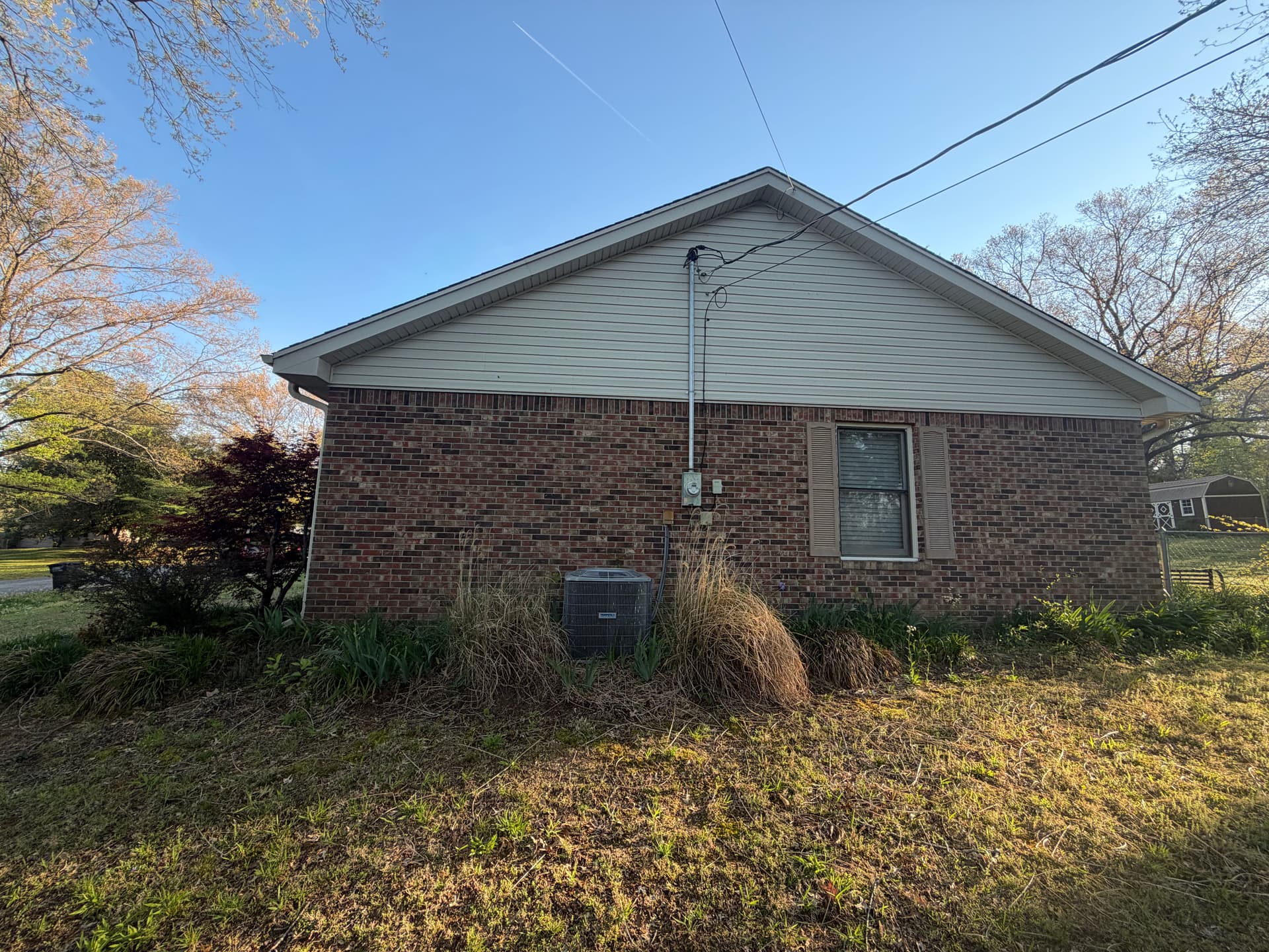 Gallery photos for Flower Bed Clean Up and Fresh Black Mulch in Trenton: Image #6