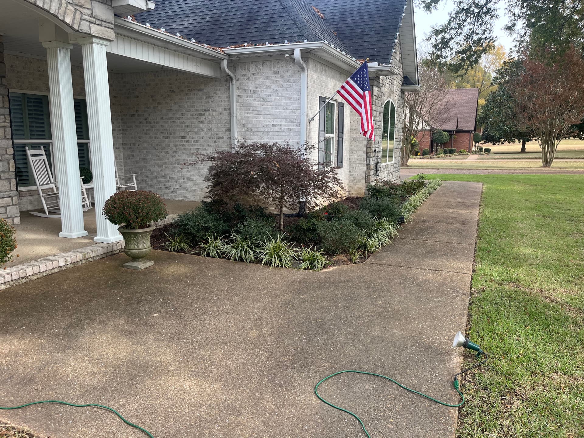 Gallery photos for Effortless Leaf Cleanup and Mulching for a Stunning Yard: Image #5