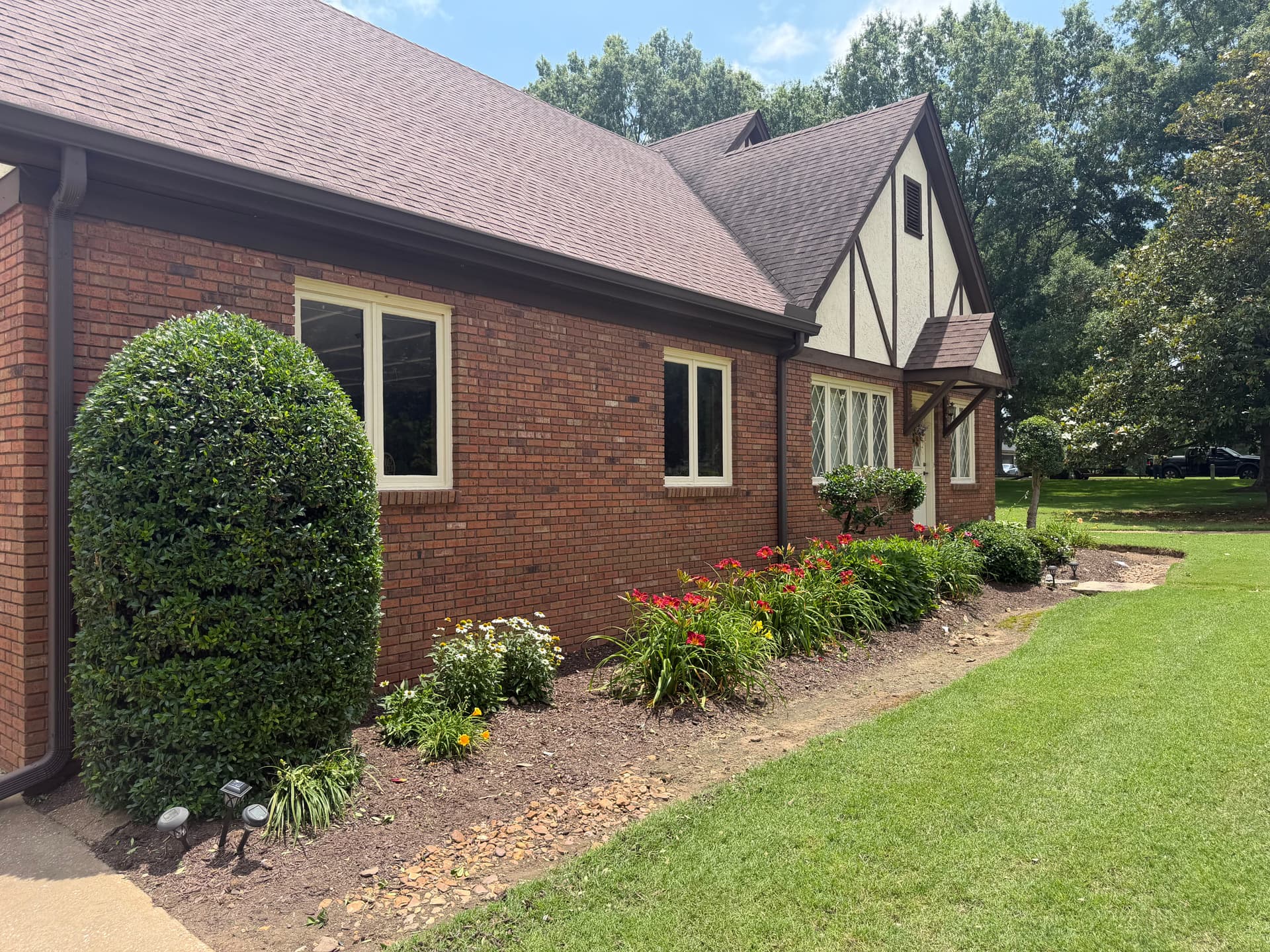 Gallery photos for Shrub Trimming Done Right in Humboldt: Image #2